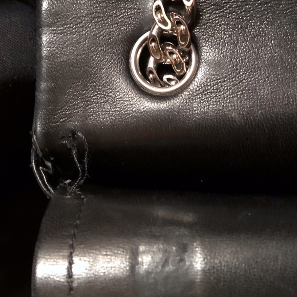 CHANEL Classic Medium Double Flap Navy Lambskin - Picture 6 of 8